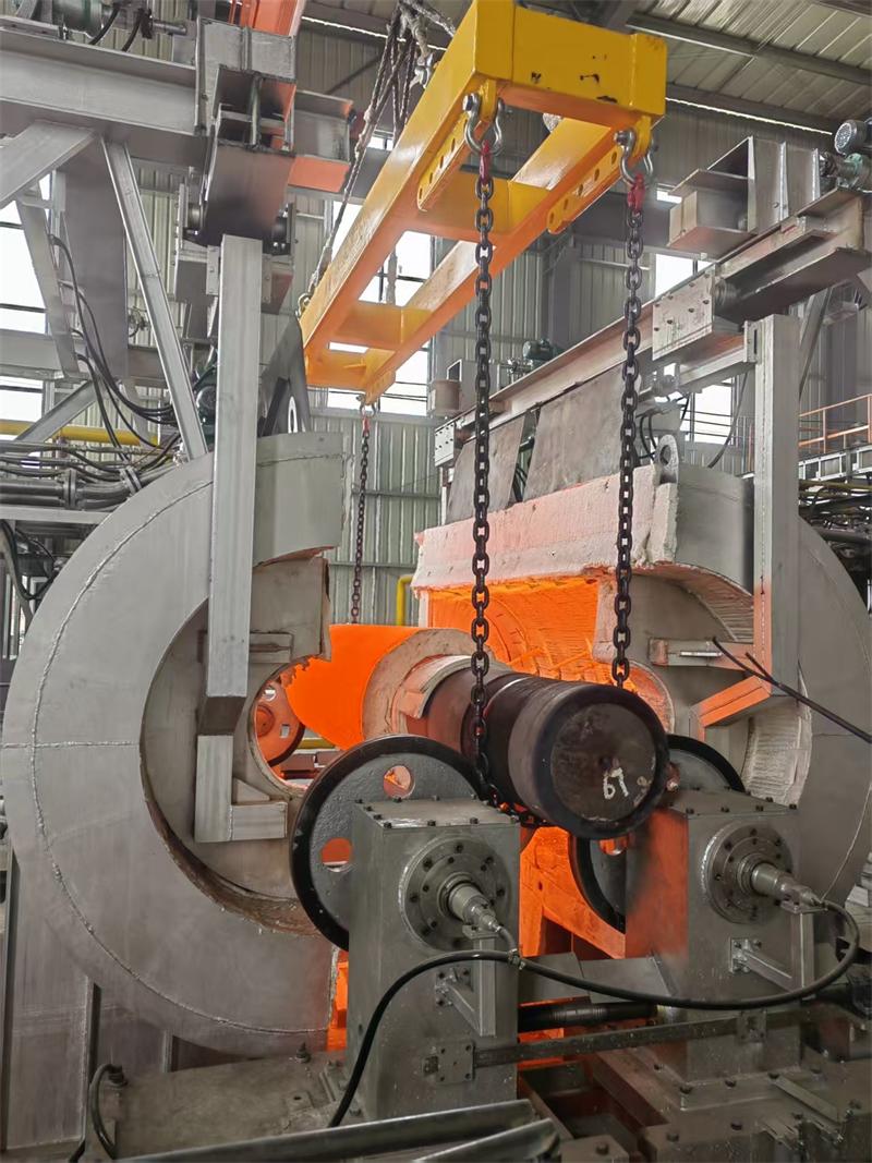 Differential temperature heat treatment furnace