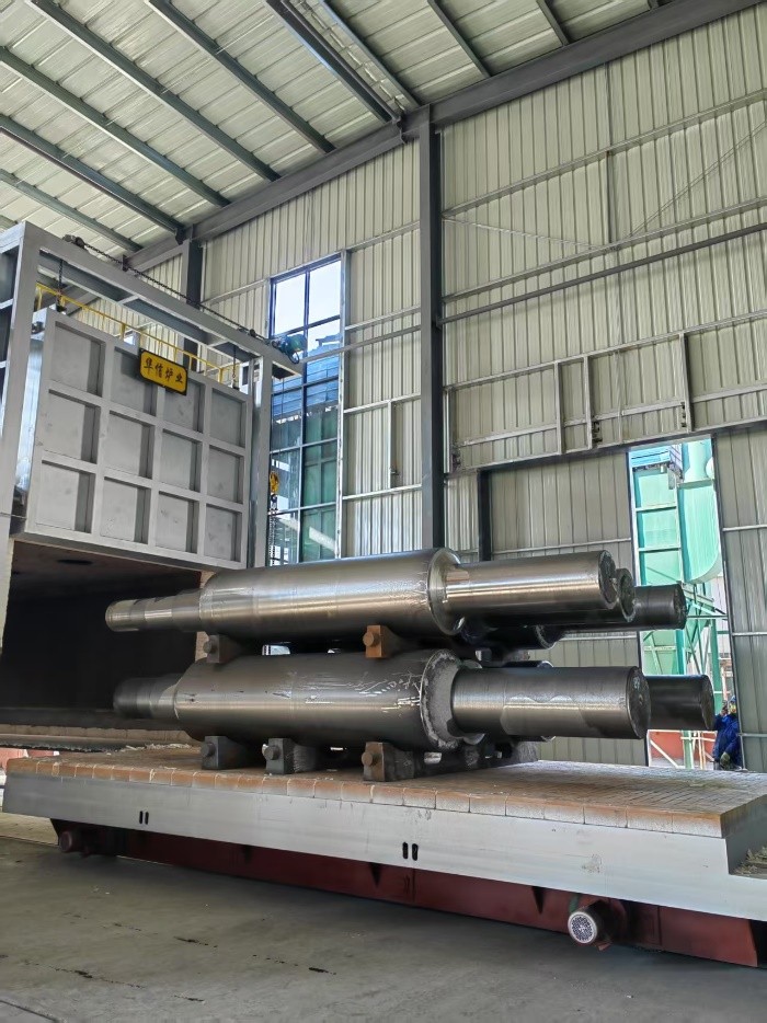 Heat treatment furnace group