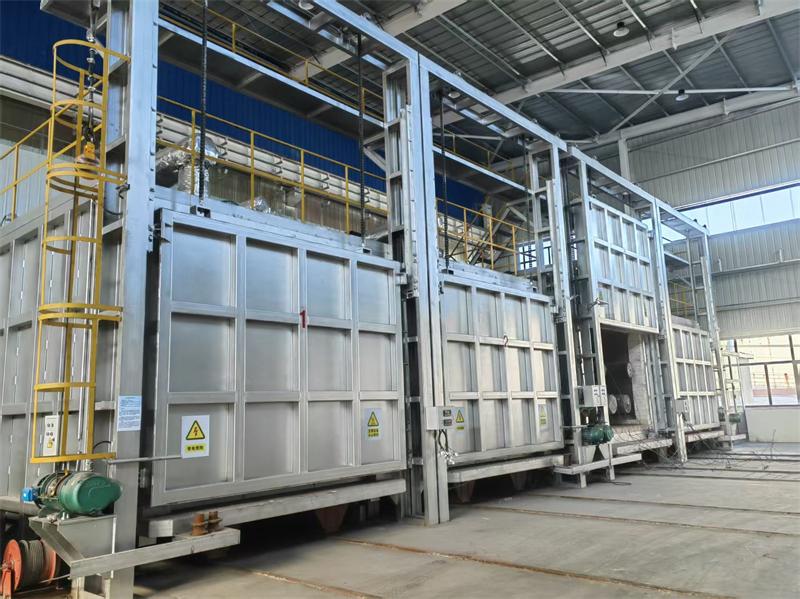 Heat treatment furnace group